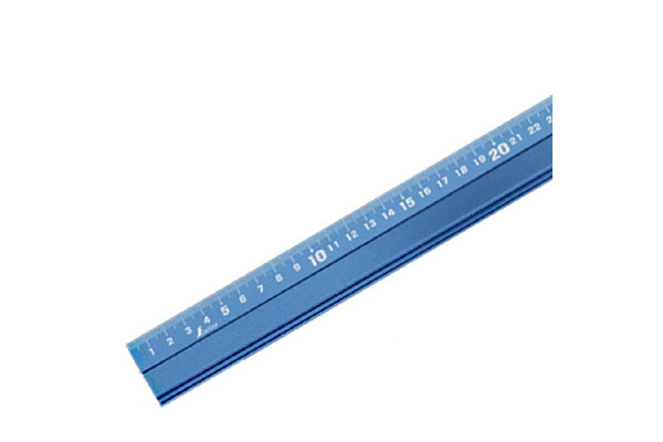 Нескользящая линейка Shinwa 60 см, синяя М00009176
