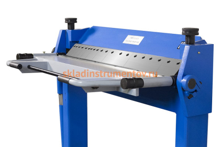 Листогибочный станок с ножным и ручным управлением Blacksmith PBB1020/2,5