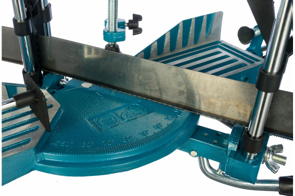 Прецезионное стусло SANTOOL 550 мм с наклоном полотна 030203