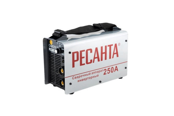 Инверторный сварочный аппарат в кейсе Ресанта САИ 250 Инверторный сварочный аппарат в кейсе Ресанта САИ 250