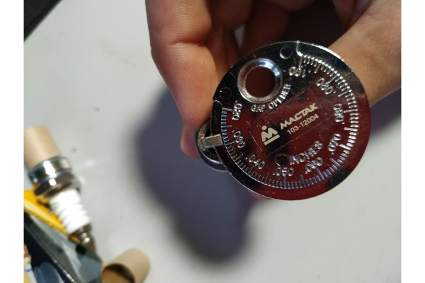 Приспособление для проверки зазора свечи зажигания МАСТАК 103-12004