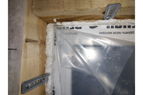 Оконная поворотная пластина ЗУБР ППО 150х25 х 1.2 мм для профиля REHAU 31045