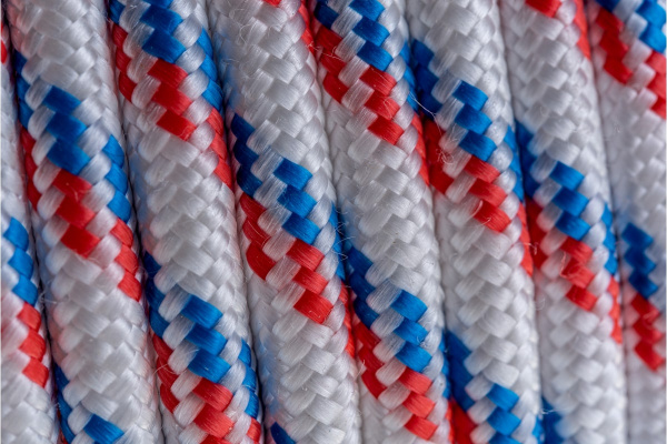 Плетеный 24-прядный полипропиленовый фал с сердечником 10мм, бухта 100м, 700кгс СИБРТЕХ Россия 93967 Плетеный 24-прядный полипропиленовый фал с сердечником 10мм, бухта 100м, 700кгс СИБРТЕХ Россия 93967