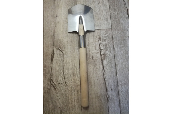 Саперная лопата СИБРТЕХ нержавеющая сталь, деревянный черенок 61439