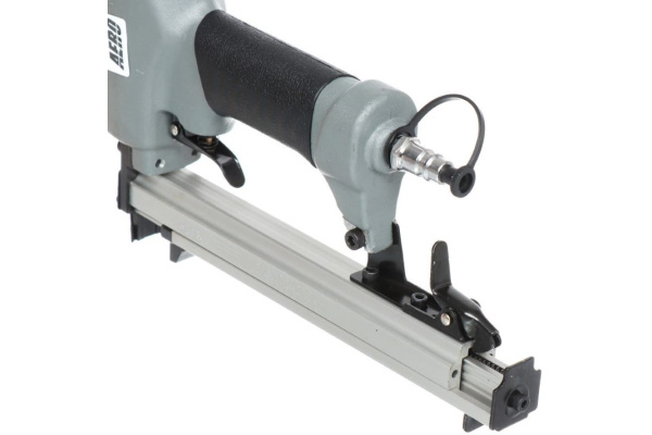 Пневмостеплер для скоб Foxweld AERO 5753