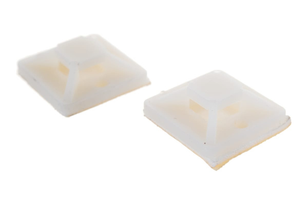 Самоклеющаяся площадка под хомут-стяжку Зубр ПХС  белая, 20 x 20 мм, 100 шт, нейлоновая, 30915-20