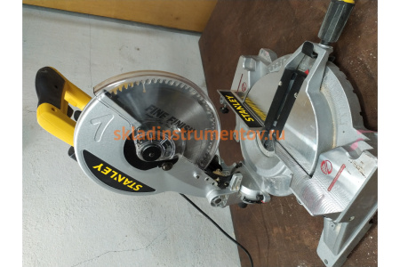 Торцовочная пила Stanley STSM1510