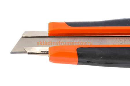 Нож с прорезиненной ручкой 18мм AV Steel AV-900518