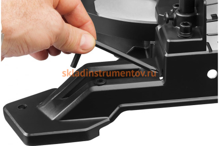 Торцовочная пила ЗУБР ЗПТ-255-1800 ЛМ2