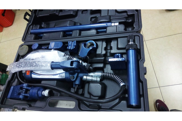 Гидравлическая растяжка STELS 4 т 16 предметов пластиковый кейс 51354