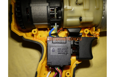 Аккумуляторная дрель-шуруповерт Absolut SKytools SK7003