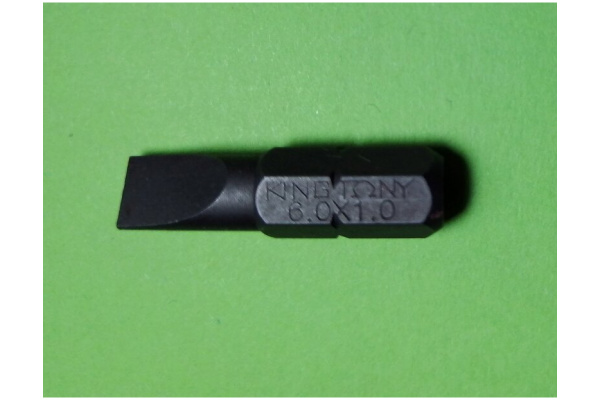 Торцевая вставка (бита) 1/4", Slotted, 6х1.0мм, 25мм KING TONY 102506S1