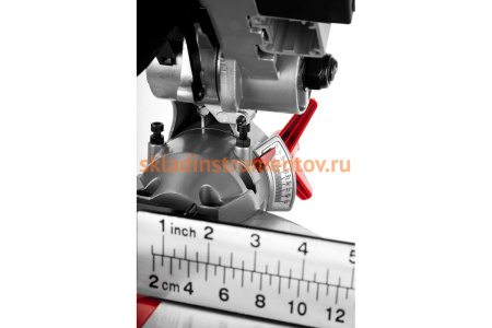 Торцовочная комбинированная пила ЗУБР ЗПТК-255-1800