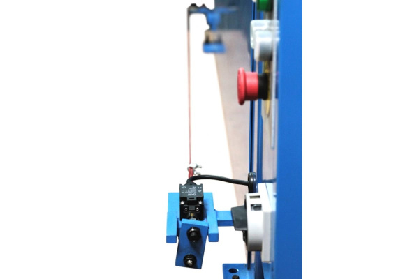 Вальцовочный электромеханический станок BlackSmith 380V-50HZ-3PH 2,2kW ESR-1300х4,5