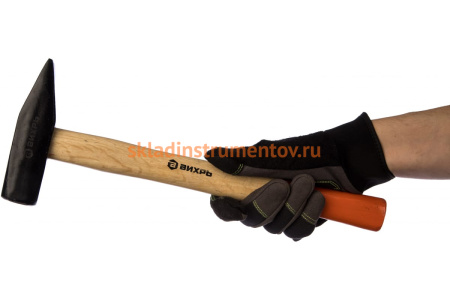 Молоток 800г, деревянная ручка Вихрь 73/6/8/4