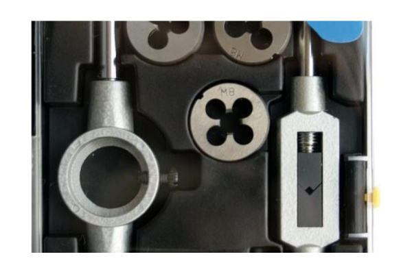 Набор метчиков и плашек (12 шт) ПРАКТИКА 779-455