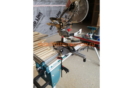 Торцовочная пила Зубр МАСТЕР ЗПТ-255-1800 ПЛ