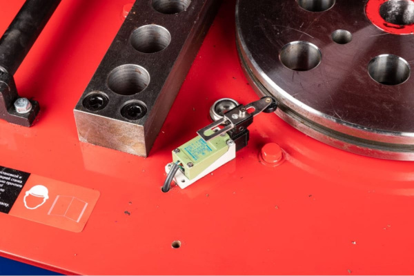 Станок для гибки арматуры с доводчиком VEKTOR GW40