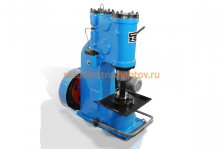Кузнечный пневматический молот Blacksmith KM1-20R
